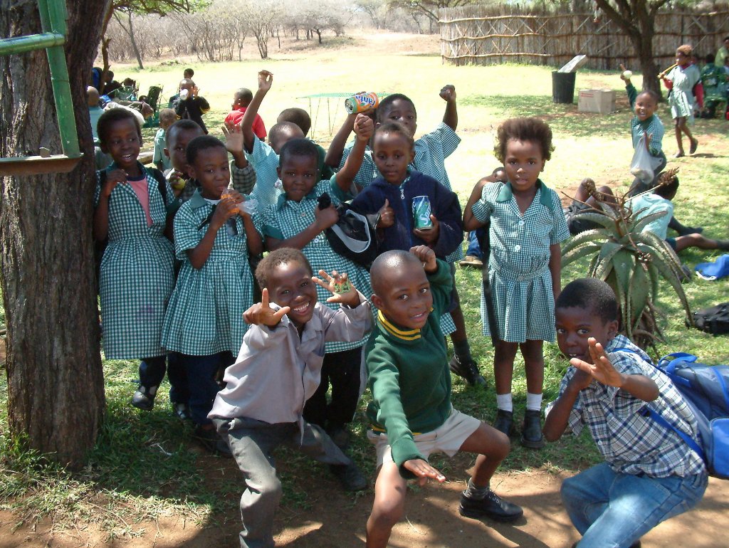 08-School children at Nisala Safaries.jpg - School children at Nisala Safaries
